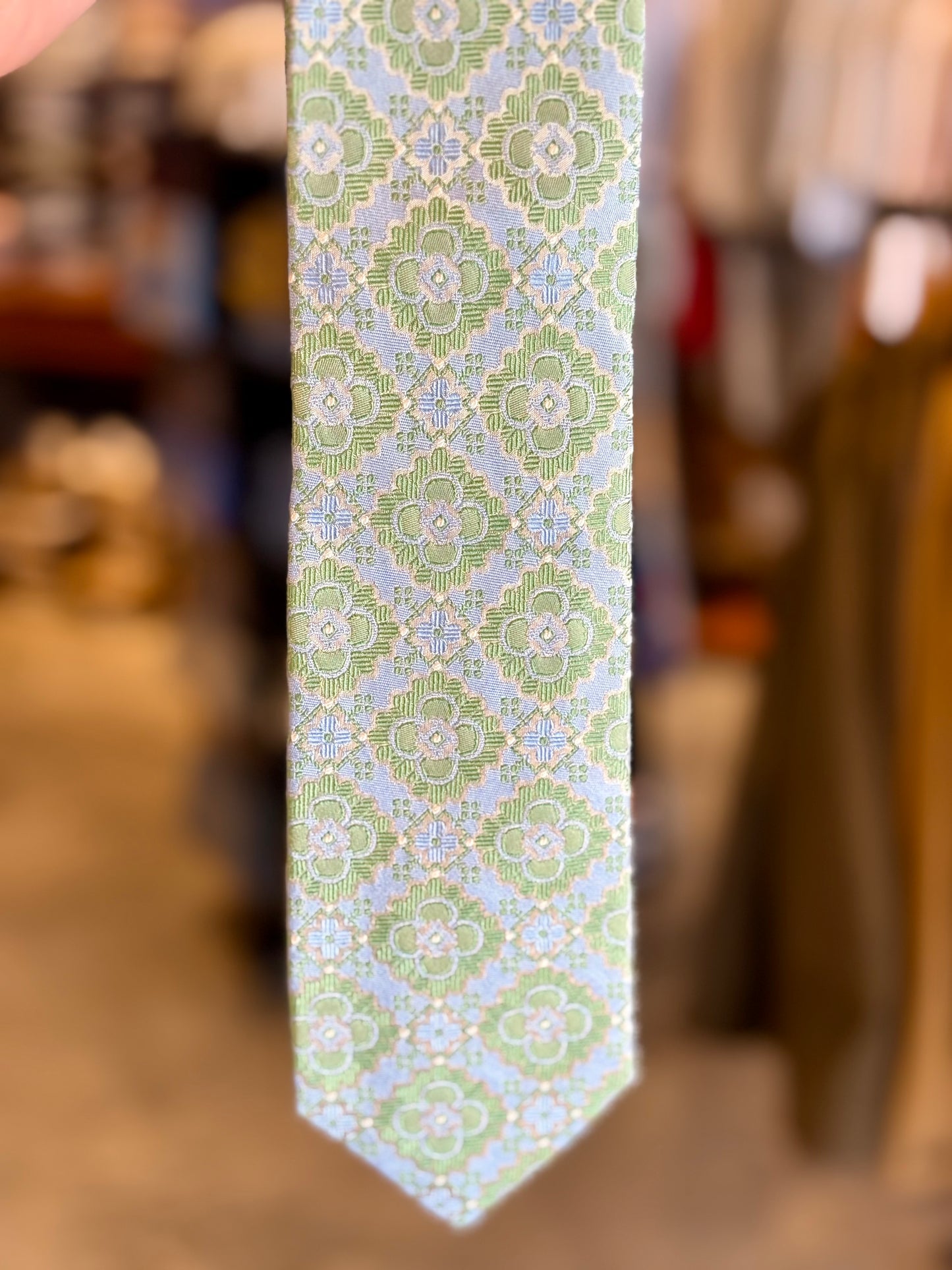 Neck Tie Crnfl/pstl Bannock Medallion