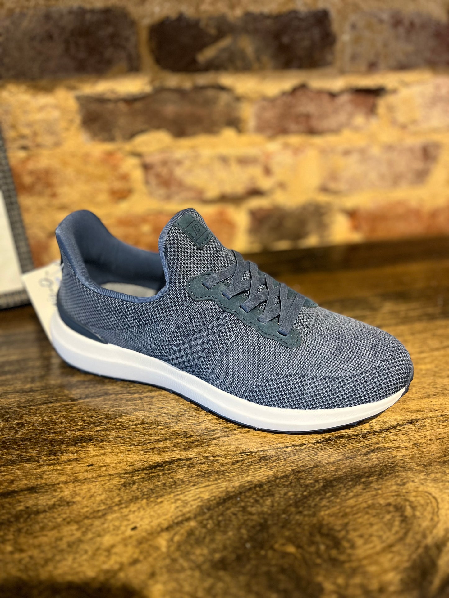 Knit Range Runner