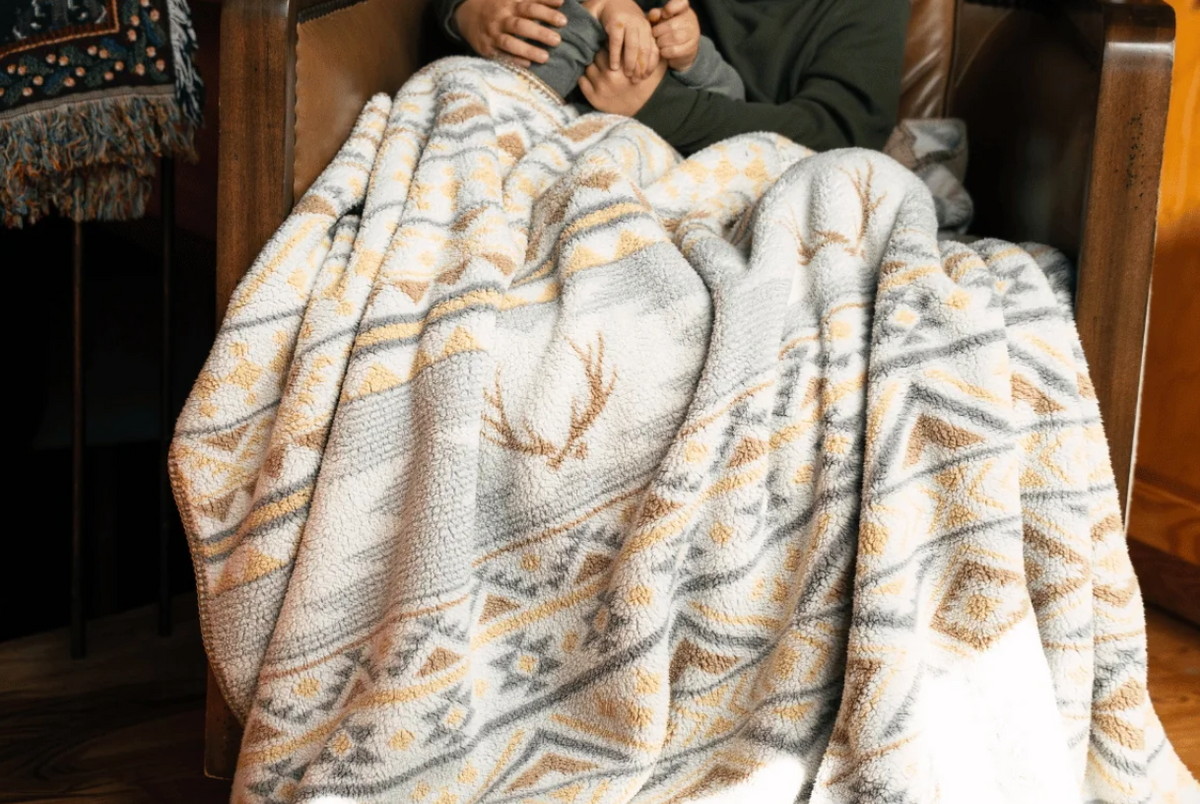 Sherpa Blanket Whitetail Aztec